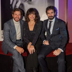 Félix Gómez Instagram - #AboutLastWeek #HombresEsquire
Algunas noches son memorables y @esquirees sabe hacerlo. Una vez más su noche fue especial y llena de momentos para el recuerdo. A mi me regaló un reencuentro con @antoniobanderas , sería muy largo contar aquí lo que este hombre ha significado para mí... le admiro, le quiero, es un ejemplo a seguir y me embarcaría de nuevo con él en cualquier aventura que me propusiese sin pensarlo dos veces. 
Hubo de todo en esa noche divertida y larga, acompañado siempre de mi inseparable @saravalbuenal ... pero eso me lo guardo para mi...espero que no os importe😉

Look de @pedrodelhierro_official
📸 @fernando_roi