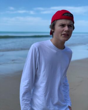 Felix Herngren Instagram - Älskade fina Leo fyllde 18 idag! ❤️❤️❤️ Både smärtsamt och underbart när ens barn kliver in i vuxenvärlden. Åren gick så förbannat fort!