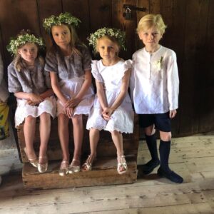 Felix Herngren Instagram - Fanny❤️William 
Minst sagt omtumlande när ens älskade barn gifter sig... All ❤️ & lycka till nya familjen från pappa och svärfarsan Felix