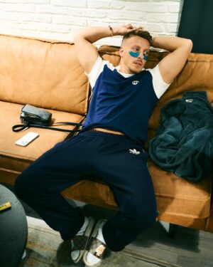 Felix Lobrecht Instagram - Ich spam Euer Insta zu mit Aufzeichnungsfootage Pt. 1/17 

#ayce 

📸 by: @hallomarvin