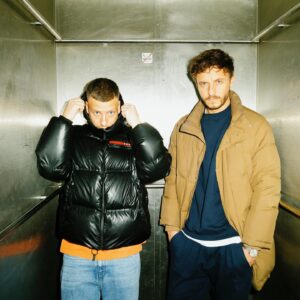 Felix Lobrecht Instagram - GEMISCHTES HACK ist das fünfte (!) Jahr in Folge der meistgehörte Podcast Deutschlands. Ihr wisst, wie dankbar wir Euch für die crazy Liebe sind - haben uns dafür auch schon tausende Male bedankt. Heute will ich mich mal bei @tommischmitt bedanken - seit 7 Jahren machen wir das zusammen, wir sind besser befreundet denn je und es macht so viel Spaß wie nie 🙏🏼❤️ Auch vielen Dank an @curtisdaly - unser Techniksupport seit der ersten Folge 👑 Und vielen Dank an @spotifyde für die gute Zusammenarbeit, für die Loyalität und das Money (da muss mehr kommen ab Sommer 😏💦)! 🙏🏼💸
#gemischteshackbesteshack #mittwochistundbleibthacktag

📸 by: @murataslanbln