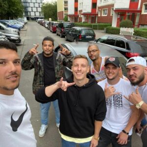 Felix Lobrecht Instagram - 1 Jahr her. Reisegruppe unangenehm. 
#companeroscubanos 
#unangenehmsince2006