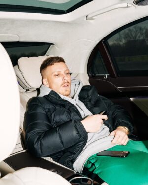 Felix Lobrecht Instagram - gefunden auf komischer mund punkt org schrägstrich pfelix. jeder hat diesen einen komischen mund. markiere einen komischen mund und sichere dir nichts! 📸 by: @hallomarvin 👄 by: @felix_lobrecht