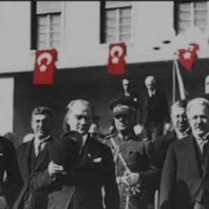 Ferdi Sancar Instagram - Ne mutlu TÜRKÜM diyene 
#29ekimcumhuriyetbayramı 
#100yıl
#mustafakemalatatürk