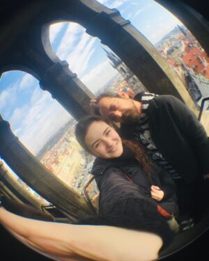 Feridun Düzağaç Instagram - İki yıl önce imiş. Prag’mış. Ne güzelmiş. Canım Tje... @adilakbay