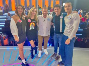 Fernando Cayo Instagram - Divirtiéndonos 💥🎶🎊🎵en @25palabrastv @martahazas @michellec_p @felipelondonoo @galvezchristian @telecincoes #25Palabras #Telecinco #mediasetespaña #juega
