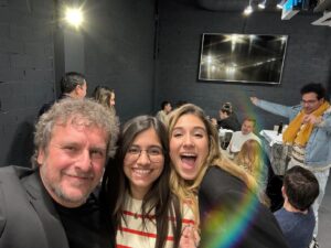 Fernando Cayo Instagram - Una noche genial con @gerson.gutierrez.92798 @paupgutierrez @carlagutierreez_ y el equipazo de CUENTO DE NAVIDAD!!!Equipazo de lujo: @hernando.nuria @martinscarmela @juliansalgueroactor @belen_orihuela_ @ra.heredia @estefaniarocamoractriz @arco9 @parismartinactor @comolaseda @teatroprincipaldezaragoza 
@borjamajarrezromano
@valentin.donaire_iluminacion 
@ferarlandis

#CuentodeNavidad, #Dickens #Musical #Teatro #Navidades #zaragoza #valencia #TeatroPrincipalZaragoza #TeatroRambleta #FernandoCayo #MeMuevoMásQueLasMaracasDeMachin #Enjoy #DisfrutaDeLaVida #planesdenavidad