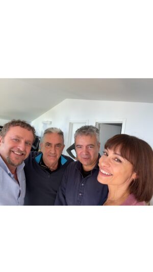 Fernando Cayo Instagram - GRACIAS, GRACIAS Y GRACIAS EQUIPOOOOO!!! 💥🎊🎉🍀🎬🎥♥️ PADRES de @joseangelbo producida por @eduardocampoy con la portentosa @nataliaverbeke @martinscarmela @carlosfuentesguillen dirigidos sabiamente por @joseangelbo  @alebohollo @secuoyastudios @lalaguna_granhotel @malakarestaurant #cineespañol #tenerife #islascanarias @cabildotenerife @cabildodegrancanaria #fernandocayo #nataliaverbeke #enjoy #disfrutadelavida #gracias #dreamteam