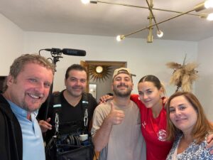Fernando Cayo Instagram - Apostando por talento joven, apoyando nuevas ideas, nuevos guiones, nuevas historias, con dos seres hiper talentosos @inmacuevas_ @silviapelayo_ #TalentoJoven #Emprendedoras #CineEspañol #Actrices #InmaCuevas #SilviaPelayo #Acting #fernandocayo