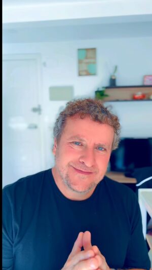 Fernando Cayo Instagram - @11milimetros una nueva iniciativa audiovisual en Valladolid. #CineEspañol #Cine #FernandoCayo #11 mm #Actuación #actingclass #Formación #Crecimiento #Valladolid #11filas @11filas