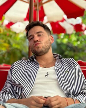 Fernando Dente Instagram - ♥️🌴
Elegí una.