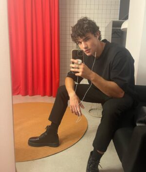 Fernando Lindez Instagram - 🌙