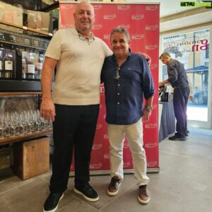 Fernando Mendes Instagram - INAUGURAÇÃO @garrafeiranacional | PORTO

Com o meu grande amigo Jaime Vaz, propriétario da Garrafeira Nacional, na inauguração da sua nova loja no PORTO, situada no número 60 da icónica Rua da Flores. Faça uma visita👍

Loja Flores 🏪 A sua nova loja Garrafeira Nacional no Porto

Venha descobrir a variada seleção de bebidas nacionais e internacionais. 🥃🍷 Na sua nova loja Garrafeira Nacional, pode provar vinhos raros, explorar cada recanto e escolher a sua bebida favorita entre as mais de 3000 referências disponíveis. 🥂🍸

🏪 Loja Flores
⌚ Seg. a Dom.: 10h – 21h
📍 Rua das Flores 60, Porto

Visite e encontre o próximo vinho para uma ocasião especial 😍

#FernandoMendes #GarrafeiraNacional #lojadevinhos #wineshop #lojasGN #LojaFlores #GNSantaJusta #GNConceição #GNMercadodaRibeira #GNFlores #vinho #porto #cidadedoporto #visitporto #visitportoandnorth