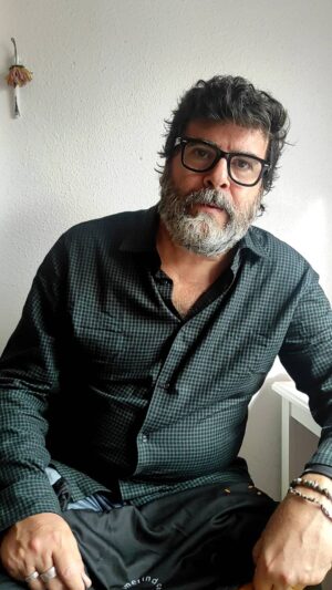 Fernando Soto Instagram - ...mi apoyo a la asociación @vivelaasoc en su lucha contra la ELA ,una enfermedad que por desgracia no tiene cura pero que debemos darle visibilidad para que se invierta en investigación. Si queréis colaborar podéis contactar con ellos en su perfil.#yonuncamerindo #asociacionvivela