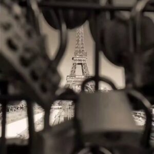 Fernando Soto Instagram - ...c'est fini..paris...à bientôt..próxima estación...London...#viajes #rodajes#seriestv #privilegio #graciasalavida
