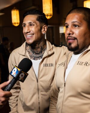 Fernando Vargas Jr. Instagram - Gracias al Señor por esta oportunidad para demonstrate mi talento 🙏🏼🥊 Mismo resultado... diferente día 💯 CHUCO TOWN… Los amo y los aprecio ♥️🙌🏼
#HayVargasParaRatoCabrones 😤🇺🇸🇲🇽🥊

📸: @b_rivasproductions
@mdo_montes