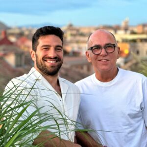 Ferzan Özpetek Instagram - “Negli occhi della gente si vede quello che vedranno, non quello che hanno visto” (ALESSANDRO BARICCO). Oggi mettiamo le basi di ciò che sarà, ma ciò che vorremmo che sia da senso ai nostri oggi. Felice Mercoledì e tanti sogni da realizzare (Don Francesco).
@alvise_rigo