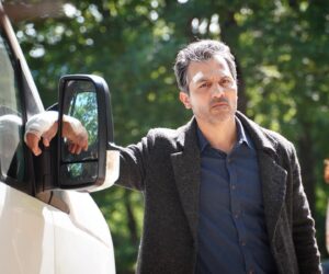 Feyyaz Duman Instagram - Hoşçakal Oğlum… 
Hoşçakal Tuğrul…
Yapımda ve yayında emeği geçen kamera önü ve kamera arkasındaki bütün ekibe (yol arkadaşlarıma) 
ve bizi son bölüme kadar yalnız bırakmayan siz değerli seyircilerimize sonsuz teşekkürler… Var olun! 🙏🍀
@oglumtvdizi @ayyapim @showtv