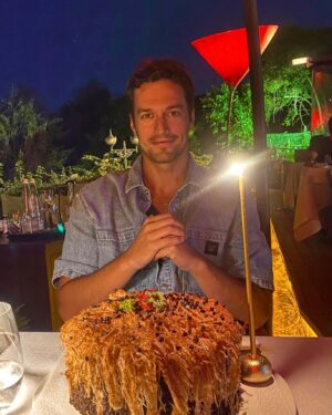 Feyyaz Şerifoğlu Instagram - Hoşgeldin! #32 🦁
🍀🥳✌🏼