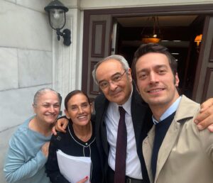 Feyyaz Şerifoğlu Instagram - Ustalarla…🙏🏼🙏🏼🙏🏼 #camdakikız 

@serif_erol 
@nursurerofficial 
@nihalmenzil
