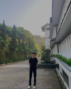 Fhadil Firdaus Instagram - foto terus hehe