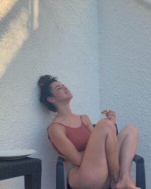 Filipa Pinto Instagram - 🌺🌼☀️🌞🥕🍏💦⛱🧡💛