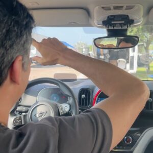 Filipe Bragança Instagram - Espero que durante toda a vida que me resta pela frente eu possa abraçar cada experiência e me permitir ser abraçado. Que minha alma esteja sempre viva para que eu possa  me inspirar e aprender com o trabalho de cada artista que cruza o meu caminho e, quem sabe, possa eu também inspirar alguém.
Que meu coração esteja saudável para que eu possa me apaixonar cada dia mais pela profissão, pelas pessoas que ela me apresenta, pelos amigos, pelos personagens, pelas histórias, pelos amores, pelos laços inquebráveis que se formam.
Que minha mente esteja sempre atenta para que o significado do que faço, o verdadeiro significado, não se perca nunca.

Elas por Elas me ensinou muita coisa. Giovanni me ensinou muita coisa. Fazer novela é um privilégio para qualquer ator no Brasil. Me sinto privilegiado por poder  contribuir com o nosso tão rico audiovisual, tão talentoso, tão potente. Obrigado @amoramautner por me conduzir por essa jornada. Obrigado @ale_marson e @therezafalcao por me presentearem com um personagem tão lindo e sempre desafiador e Obrigado @dani_pereira_elenco e @borachico por me confiarem esse desafio.

Obrigado a cada profissional, cada artista, cada ser humano que esteve ao meu lado durante todos esses meses de trabalho duro e empenho absoluto. Eu poderia dizer que não foi fácil, mas olhando pra trás, parece que foi. Foi porque eu fui feliz durante cada segundo desse processo. Fui feliz porque estava trabalhando com aquilo que amo, porque estive ao lado de gente maravilhosa, porque fui modificado por cada momento e por cada cena. Tudo isso eu levo comigo pra sempre, porque as melhores coisas da vida não são coisas, e as minhas memórias não vão a lugar nenhum.

Obrigado, Giovanni.
Obrigado, Elas Por Elas. ✨