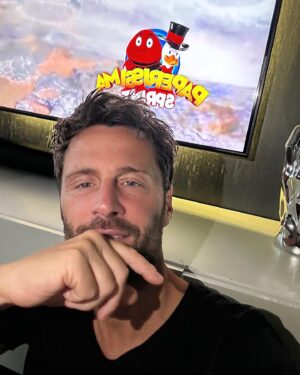 Filippo Bisciglia Instagram - … foto “pre puntata” … Siamo tornati davvero 😉💪🏻🔥🌴 … Buona visione a tutti … #temptationisland #paperissimasprint #mediaset #canale5 #voiconnoi #noiconvoi