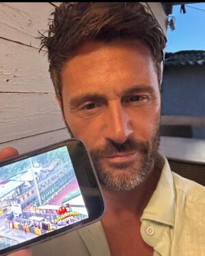 Filippo Bisciglia Instagram - … un po’ triste, sarà l’ultima puntata … ma bella perché come al solito insieme a Voi … 
#temptationisland #paperissimasprint #ultimapuntata #mediaset #canale5 #noiconvoi #voiconoi