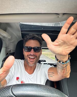 Filippo Bisciglia Instagram - … siete come i tifosi di una squadra, non ci abbandonate MAI 💪🏻 … GRAZIEEEEEEEEEE !!!
ancora il 26% di Voi … ✈️🔥🌴 #temptationisland #voiconnoi #noiconvoi