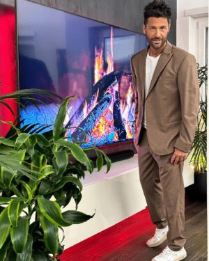 Filippo Bisciglia Instagram - QUANDO TI DIMENTICHI DI FARE LA FOTO AL FALÓ e la recuperi a casa 😉🔥🌴
Buona notte a tutti … #temptationisland #falo #mediaset #canale5 #voiconnoi #noiconvoi