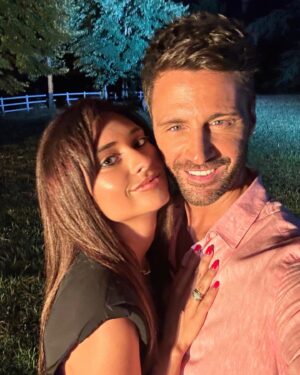 Filippo Bisciglia Instagram - ho letto i vostri occhi, ho ascoltato i vostri battiti, ho percepito le vostre energie, ho vissuto le vostre gioie e i vostri dolori … 
era tutto autentico … GRAZIE RAGAZZI !!! entrerete a far parte dei miei ricordi, quelli belli !!! TEMPTATION ISLAND 2023 🔥🌴 #temptationisland #ricordiquellibelli