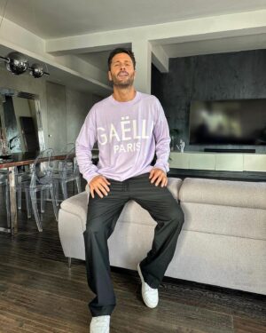 Filippo Bisciglia Instagram - … con immenso piacere voglio annunciarvi che … SEGUE VIDEO DOMANI … 😂🔥🌴… buon weekend … #voiconnoi #adv