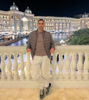 Filippo Magnini Instagram - Postcards from Doha 😎
.
.
.
#vendomeplace 
#albertoguardiani 
@albertoguardiani