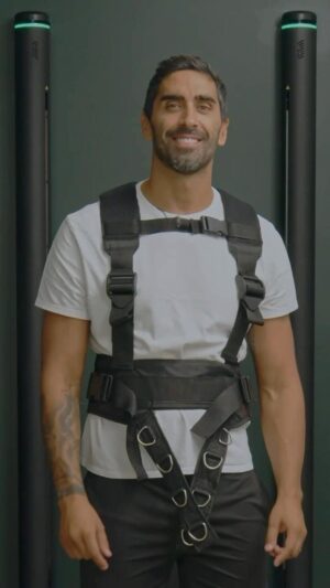 Filippo Magnini Instagram - Il corpo è una macchina, un complesso sistema che ha bisogno di essere allenato con cura e precisione per poter essere messo in condizione di ottenere gli obiettivi che vogliamo.
Io lo so bene, tanti anni nello sport professionistico mi hanno insegnato a prendermi cura del mio corpo, a rispettarlo e ad ascoltarlo, specialmente durante l’allenamento quotidiano.
Sintesi mi ha fatto scoprire un modo tutto nuovo di allenarmi.

Questa macchina, prodotta dall’azienda italiana AKUIS, rappresenta oggi il più alto livello di tecnologia applicata al fitness. E’ in grado, ad esempio,  di simulare diversi tipi di carico, come quello viscoso, l’elastico, l’eccentrico, il vibrante e molti altri, rendendo l’esperienza di allenamento unica e performante.

AKUIS è il brand che sta rivoluzionando il concetto di allenamento grazie all’innovazione tecnologica e al digitale.
Io ho deciso di investire in AKUIS e, nella sua idea di futuro del fitness.
#AKUIS #SintesiDigitalGym #EquityCrowdfunding #Mamacrowd 
@akuis.tech