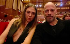 Filippo Nigro Instagram - @romacinemafest @alicenellacitta in occasione dell’anteprima della serie targata @paramountplusit CORPO LIBERO,  il thriller tratto dall'omonimo libro di @ilaria___bernardini con l'esordio alla regia di fiction di @cosimaspender e @valeriobonelli 

Total look @giorgioarmani 

@egiggia 
@woolcan_news