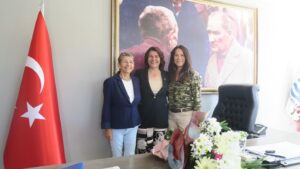 Filiz Taçbaş Instagram - Foça Belediye Başkanımız Saniye Hanıma başladığı bu yolda , yolu hep aydınlık olsun dileklerimle.. Hayırlı olsun.
