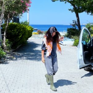 Filiz Taçbaş Instagram - yine tarla, iş başına…😁