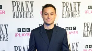 Finn Cole Instagram - Peaky Blinder Premiere in BIRMINGHAM!! Thanks to all of those who came to see us. Can’t wait for you to see the final season, BBC 1 & iPlayer Sunday 9pm !! #peakyblinders #bbc @peakyblindersofficial