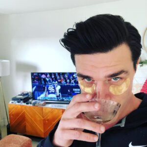 Finn Wittrock Instagram - Watching football and getting my face did - great combination. I’m coming for you globes.
