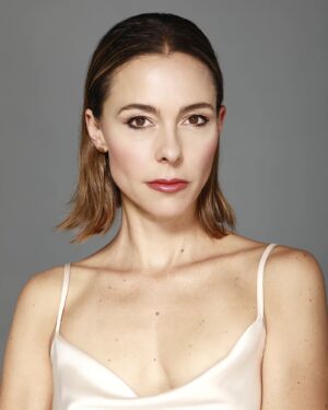 Fiona Horsey Instagram - Más fotos para el book. More photos for my book. Gracias @gabrielcarvajalfoto. #actriz #vidadeactriz #actor #actorslife #headshotsession #photoshoot