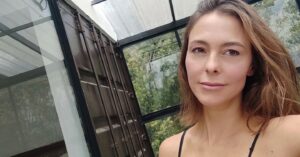 Fiona Horsey Instagram - Amo vivir en mis contenedores! I love container living! #containerhouse #contenedores #casacontenedor #shippingcontainer #casa #shippingcontainerhouse