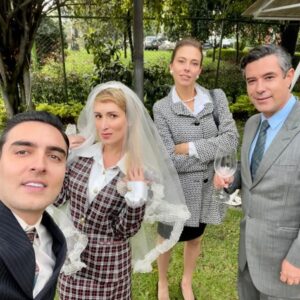 Fiona Horsey Instagram - Feliz de haber sido parte de esta producción, Camisa de Fuerza, la fascinate historia de la vida de la gran actriz Margalida Castro.🌟🌟🌟 Un gran equipo y una gran experiencia 💖💖 gracias @soylinarestrepo y @pipevallejo77 por ser tan valientes!! Y un placer trabar con ustedes @jorgetorresactor @juanferrodriguez_ @hamiltown_@lilibonil @margalidacastroficial Se les quiere!! #serie#canaltro #seriecolombiana #actriz #actrizcolombiana #actress #amomitrabajo