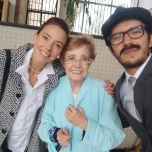 Fiona Horsey Instagram - Feliz de haber sido parte de esta producción, Camisa de Fuerza, la fascinate historia de la vida de la gran actriz Margalida Castro.🌟🌟🌟 Un gran equipo y una gran experiencia 💖💖 gracias @soylinarestrepo y @pipevallejo77 por ser tan valientes!! Y un placer trabar con ustedes @jorgetorresactor @juanferrodriguez_ @hamiltown_@lilibonil @margalidacastroficial Se les quiere!! #serie#canaltro #seriecolombiana #actriz #actrizcolombiana #actress #amomitrabajo