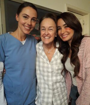 Fiona Horsey Instagram - Felices de grabar esta bella película! Que placer es hacer cine💖 con @majidaissa  y @danielle_kennedy_  unas mujeres hermosas en todo sentido!  #cine #actriz #pelicula #Libertad #amomitrabajo#personajes #movies #film#actress