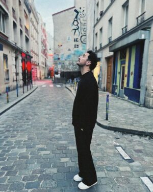 Firat Celik Instagram - Doğum günümü kutlayan herkese teşekkür ederim 🌹🫀 
Merci pour vos messages d’anniversaire. 
Thanks a lot for your Beautiful birthday wishes.