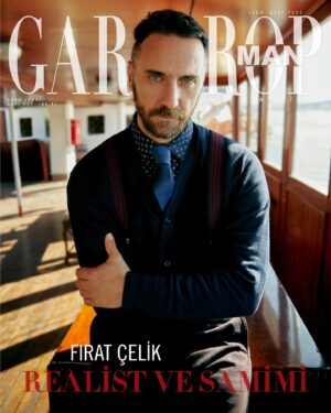 Firat Celik Instagram - Selahaddin Eyyübi’nin kudretli kötüsü Gregor’uyla ekranları sallayan Fırat Çelik, setteki gaddarlığını gerçek hayattaki sadeliği ve tutkulu yaşamıyla dengeliyor. Sahip olduğu mücadeleci ruh, sade yaşam felsefesi ve risk alan oyunculuğuyla öne çıkan Çelik, set zorluklarına rağmen mutlu olmanın, hayallerin peşinden gitmenin ve kendi şansını yaratmanın değerini vurguluyor. Birbirine bağlı ailesinden aldığı ilham ve müzik tutkusu, oyuncunun karakterine ve hayata bakışına özgün bir derinlik katıyor. Fırat Çelik, hem ekran hem de sahne performanslarıyla sanatseverleri heyecanlandırmaya devam ediyor.

Gardırop Man yeni sayısıyla tüm dijital platformlarda. ✨
@firatcelik @gardiropmagazin

#fıratçelik
Yayınlar Direktörü: @gulay_ozdemir 
Genel Yayın Yönetmeni: @caglakucukdereli 
Fotoğraflar: @unalturhan 
Video: @unalavcii
Styling: @sedassolmaz 
Kapak Kıyafeti: @dockersturkiye
Saç: @atakangelisli
Makyaj: @denizmustu
Kurumsal İletişim: @mine.gunduz
Marka İletişimi: @yoncayalki
Fotoğraf Asistanları: @ari_koylasar @atakankoyunc
Mekan: @rahmi.m.koc.muzesi
Teşekkürler @personamenajerlik @basakgunesberk