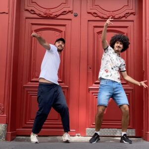 Firat Celik Instagram - Mutlu Pazarlar 🌞
@zeynepbastik @murdaworld @theoziozii 
Burda karantina bitti (pantolon markasi assos 🤣) #karantinabittiktensonra #karantina #gunes #paris #danse  #dans #dayiyegen #musique #muzik #paris