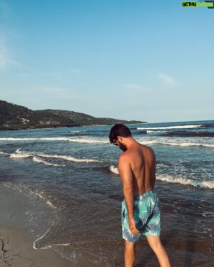 Fırat Topkorur Instagram - Artık herkes evine dönmeli mi ? Dönmemeli mi ? 🌞