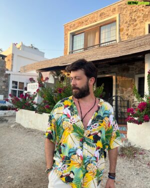 Fırat Topkorur Instagram - ☀️🏖🐈‍⬛ summer vibes